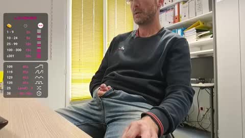 Snapshot of bi_french69 chatting on November 24, 11:54 am My name is David and if you like public exhibitions you wont be disappointed with me LoL - My favorite vibes is 44 online show from November 24, 11:54 am