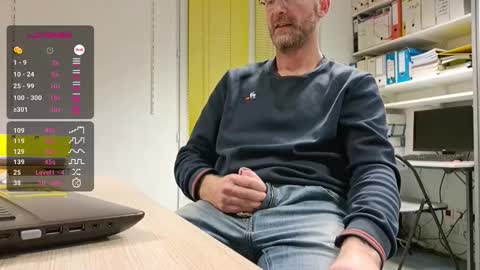 Snapshot of bi_french69 chatting on December 1, 4:45 pm My name is David and if you like public exhibitions you wont be disappointed with me LoL - My favorite vibes is 44 online show from December 1, 4:45 pm