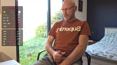 Snapshot of bi_french69 chatting on December 5, 12:14 pm My name is David and if you like public exhibitions you wont be disappointed with me LoL - My favorite vibes is 44 online show from December 5, 12:14 pm