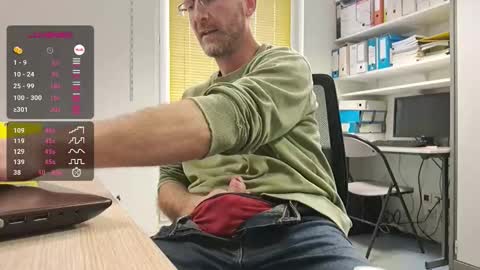 Snapshot of bi_french69 chatting on December 16, 12:32 pm My name is David and if you like public exhibitions you wont be disappointed with me LoL - My favorite vibes is 44 online show from December 16, 12:32 pm