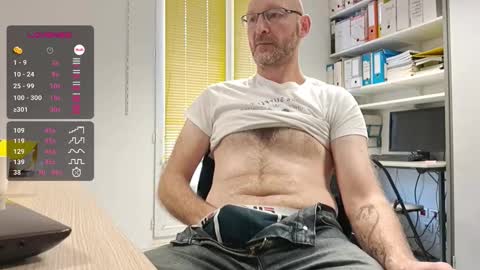 Snapshot of bi_french69 chatting on January 16, 9:02 am My name is David and if you like public exhibitions you wont be disappointed with me LoL - My favorite vibes is 44 online show from January 16, 9:02 am