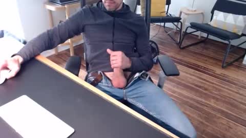 bi_sexy_man online show from May 21, 2:24 pm