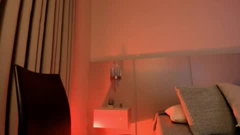 Snapshot of biahoney_25 chatting on February 12, 11:00 pm Biahoney online show from February 12, 11:00 pm