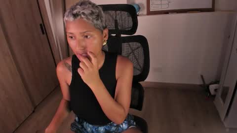 bianca and maxwell online show from January 8, 2:58 am