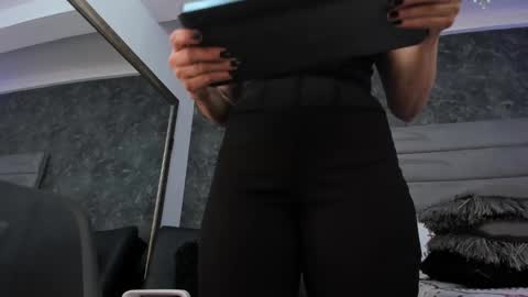 Snapshot of bianca_bella_ chatting on January 9, 12:35 am BESHA... online show from January 9, 12:35 am