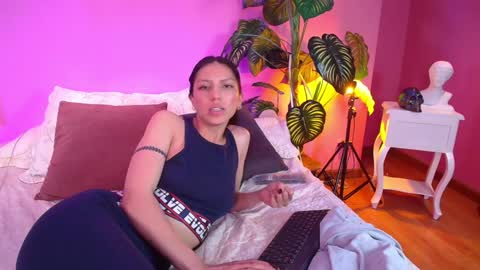 Snapshot of bianca_ks chatting on December 20, 10:16 am Bianca online show from December 20, 10:16 am