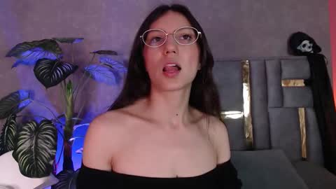 Snapshot of bianca_ks chatting on October 22, 3:07 am Bianca online show from October 22, 3:07 am