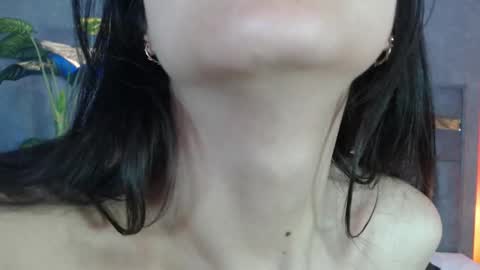 Snapshot of bianca_ks chatting on February 4, 3:23 am Bianca online show from February 4, 3:23 am