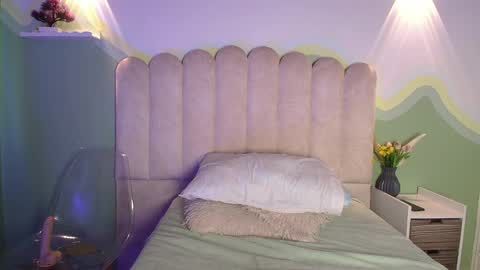 Bianca online show from April 1, 1:41 pm