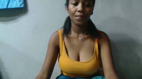 bienvenue987832 online show from May 2, 7:24 am