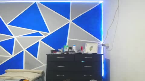 Snapshot of big_black11 chatting on March 1, 4:33 pm big_black11 online show from March 1, 4:33 pm