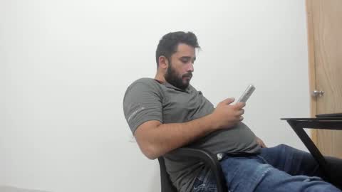 Snapshot of big_dad69 chatting on October 5, 1:59 am Tommy online show from October 5, 1:59 am