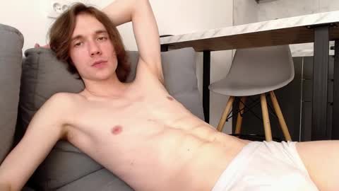 Snapshot of big_lil_small chatting on March 29, 1:44 pm big_lil_small online show from March 29, 1:44 pm