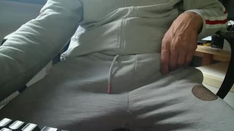 bigassbigdick66 online show from May 18, 6:25 pm
