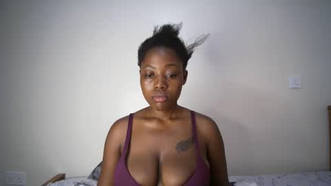 bigassmello_ online show from April 1, 12:06 pm