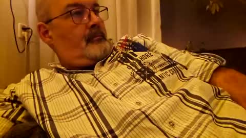 Snapshot of bigbibear88 chatting on December 30, 11:28 pm bigbibear88 online show from December 30, 11:28 pm