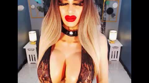 Snapshot of bigbomblhoraine chatting on March 10, 6:13 pm Loraine Cruz online show from March 10, 6:13 pm