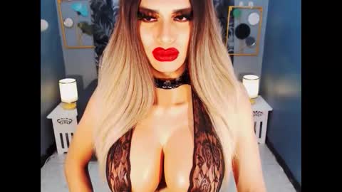 Snapshot of bigbomblhoraine chatting on March 24, 11:32 pm Loraine Cruz online show from March 24, 11:32 pm