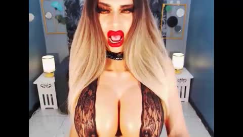 Snapshot of bigbomblhoraine chatting on March 27, 3:01 am Loraine Cruz online show from March 27, 3:01 am