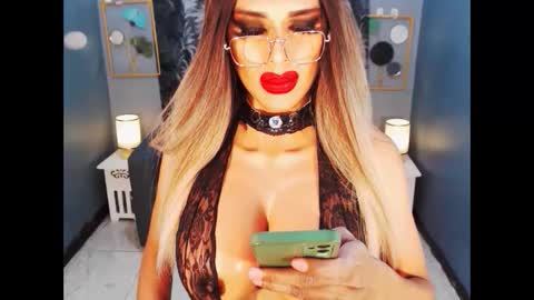 Loraine Cruz online show from May 13, 7:28 am