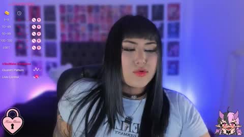 Snapshot of bigboobs_cloe chatting on October 21, 3:18 am bigboobs cloe online show from October 21, 3:18 am