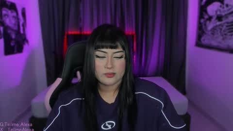 Snapshot of bigboobs_cloe chatting on February 19, 2:18 am bigboobs cloe online show from February 19, 2:18 am