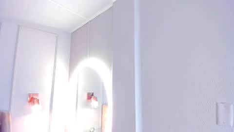 Snapshot of bigboobsnaughty1 chatting on September 24, 10:07 am online show from September 24, 10:07 am