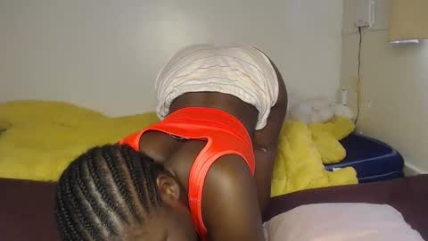 Snapshot of bigboobys123 chatting on February 3, 6:40 am bigboobys123 online show from February 3, 6:40 am