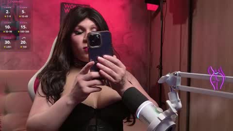 Snapshot of bigboottyxxx chatting on February 1, 2:10 am kyra Moor online show from February 1, 2:10 am