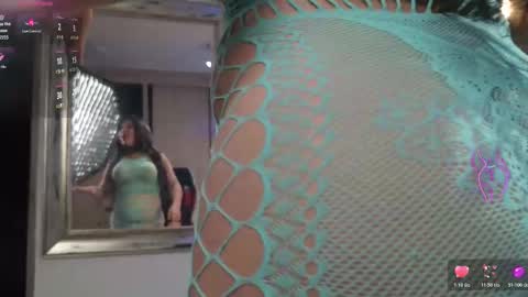 Snapshot of bigboottyxxx chatting on March 27, 1:33 am kyra Moor online show from March 27, 1:33 am