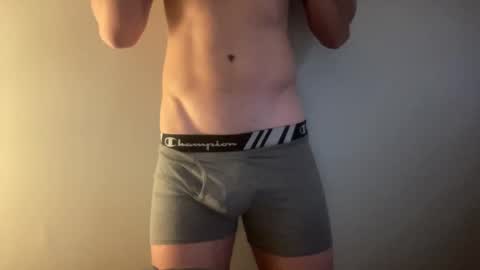 Snapshot of bigbootybrow chatting on November 15, 1:40 pm brow online show from November 15, 1:40 pm