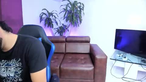 MOD ramon My team is mickey and roman online show from December 17, 12:55 pm