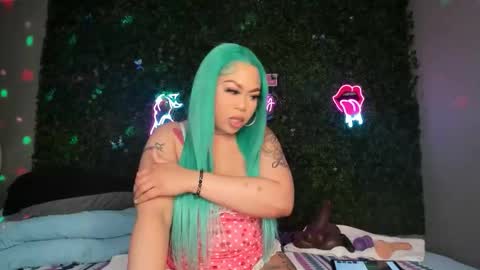 Snapshot of bigbuttsarena chatting on February 13, 1:45 am bigbuttsarena online show from February 13, 1:45 am