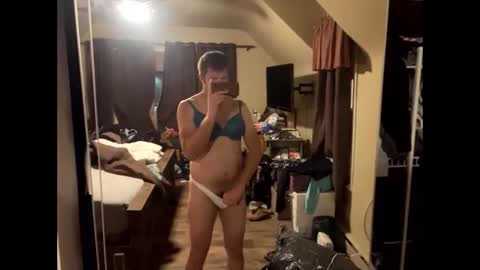 Snapshot of bigcam3cummins chatting on December 5, 3:37 am bigcam3cummins online show from December 5, 3:37 am
