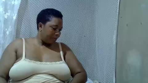Snapshot of bigclit_wethairypus chatting on June 29, 5:57 am bigclit_wethairypus online show from June 29, 5:57 am