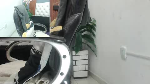 bigcock_hair online show from May 13, 6:05 pm