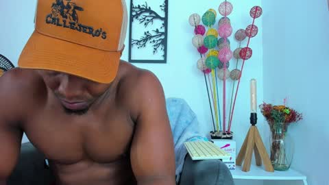 sexy muscle online show from January 12, 3:39 am