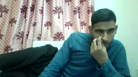 Snapshot of bigcockboy2580 chatting on January 14, 8:20 am akash online show from January 14, 8:20 am