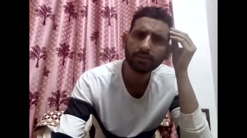 Snapshot of bigcockboy2580 chatting on February 8, 6:01 pm akash online show from February 8, 6:01 pm