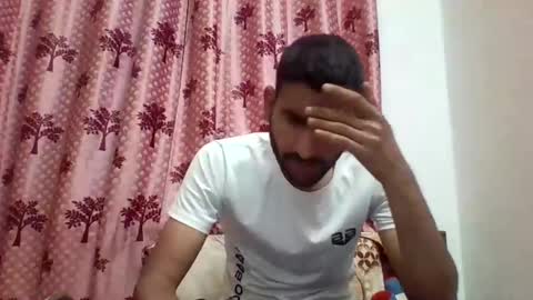 Snapshot of bigcockboy2580 chatting on February 14, 8:42 am akash online show from February 14, 8:42 am