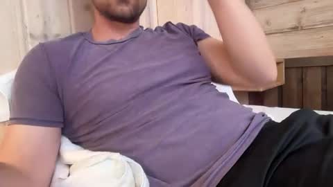 Snapshot of bigcollegecock69690 chatting on February 19, 8:27 pm bigcollegecock69690 online show from February 19, 8:27 pm