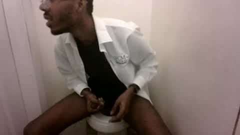 Snapshot of bigdickcumslut99 chatting on December 6, 8:05 am antwan online show from December 6, 8:05 am