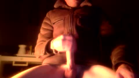 Snapshot of bigdickdangles472924 chatting on March 4, 8:15 pm bigdickdangles472924 online show from March 4, 8:15 pm