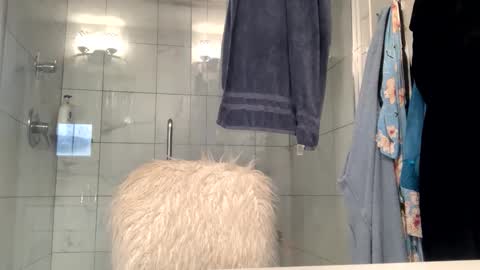 Snapshot of bigdickdave3332 chatting on October 23, 1:43 pm bigdickdave3332 online show from October 23, 1:43 pm