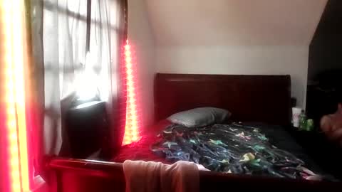 Snapshot of bigdickdawg90 chatting on April 6, 7:15 pm bigdickdawg90 online show from April 6, 7:15 pm