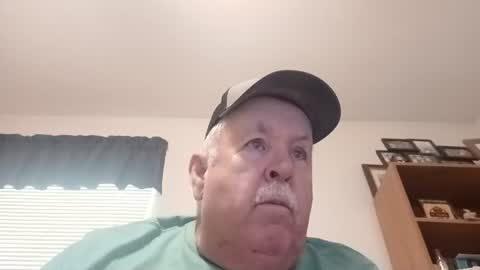 Snapshot of bigeoo76 chatting on June 27, 6:57 pm bigeoo76 online show from June 27, 6:57 pm
