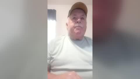 Snapshot of bigeoo76 chatting on July 12, 8:22 pm bigeoo76 online show from July 12, 8:22 pm