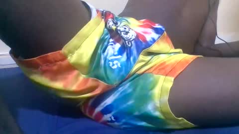 Snapshot of bigfeet9999 chatting on September 29, 9:19 pm Ask in pvt online show from September 29, 9:19 pm