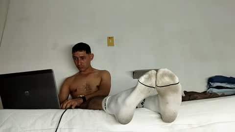 Snapshot of bigfeetmaster32 chatting on October 1, 11:22 pm Bigfeetmaster32 online show from October 1, 11:22 pm