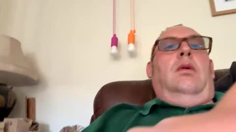 Snapshot of biggloves4bighands chatting on September 12, 12:27 pm biggloves4bighands online show from September 12, 12:27 pm